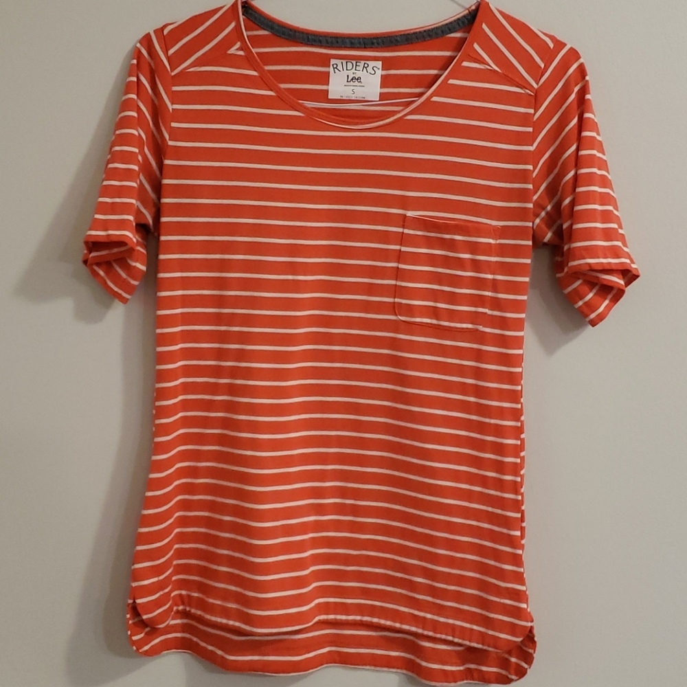 Orange t shirt like new